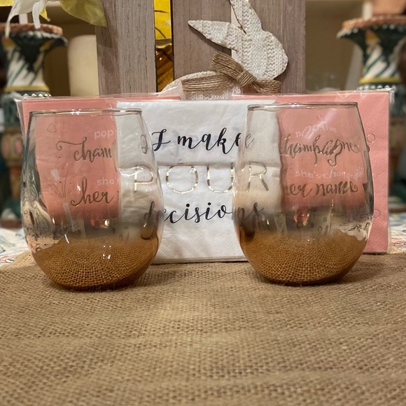 Francesca’s Collection of Stemless Wine glasses & matching Beverage Napkins NWT - Picture 6 of 13